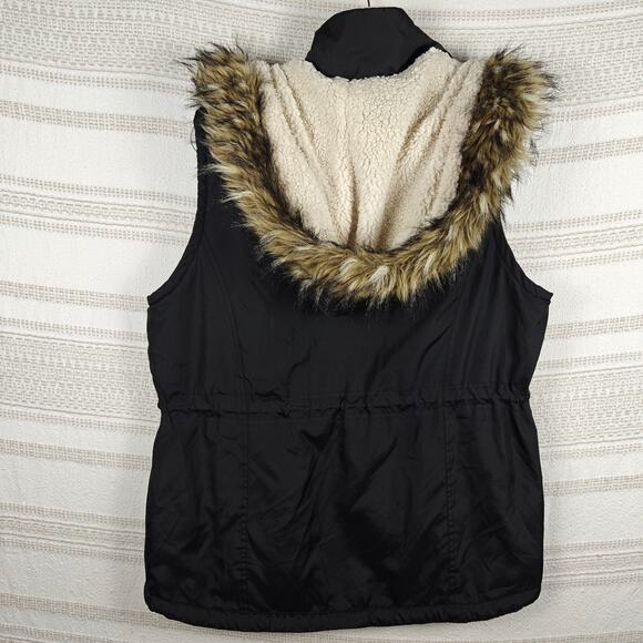 Athletic Collection Black Faux Fur Hooded Vest Size XL Lined - Picture 2 of 8